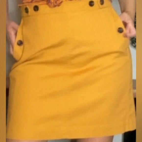 NWOT Ann Taylor Yellow Skirt Button Detail and Pockets - Picture 4 of 5